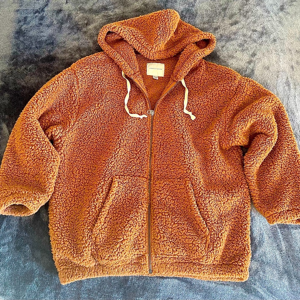 American Eagle Super comfy zip up hoodie size XS. Excellent condition.
